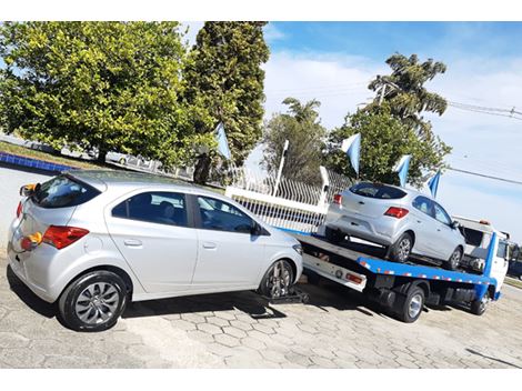 Remoção de Carro na Avenida Raimundo Pereira de Magalhães